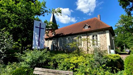 Seitenansicht der St.-Lamberti-Kirche in Selsingen