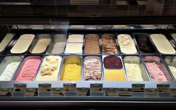 Selbst hergestelltes Eis von hofeigener Milch des Milchkontors Wilstedt