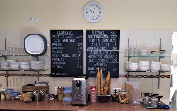 Die Auswahl an Eisbechern, die es im Milchkontor Wilstedt gibt