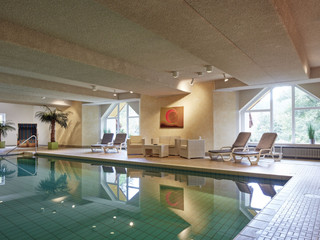 Waldhotel Baerenstein_Schwimmbad.jpg