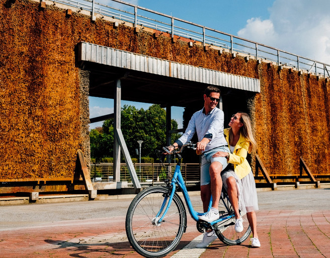 Staatsbad Salzuflen - Paar mit Fahrrad - Fahrradverleih