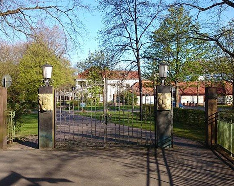 Schützenplatz Paderborn - Löwentor