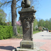 Simon-August Denkmal
