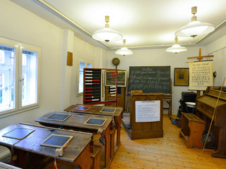 Tafel im Klassenzimmer im Schulmuseum Steinhorst in der Südheide Gifhorn