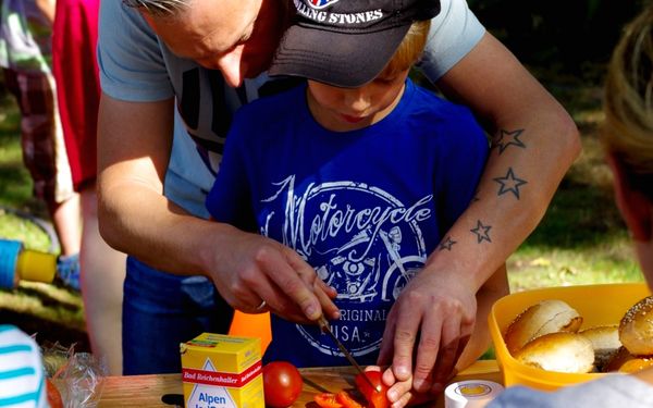 Gemeinsames Outdoor-Cooking im LandGarten