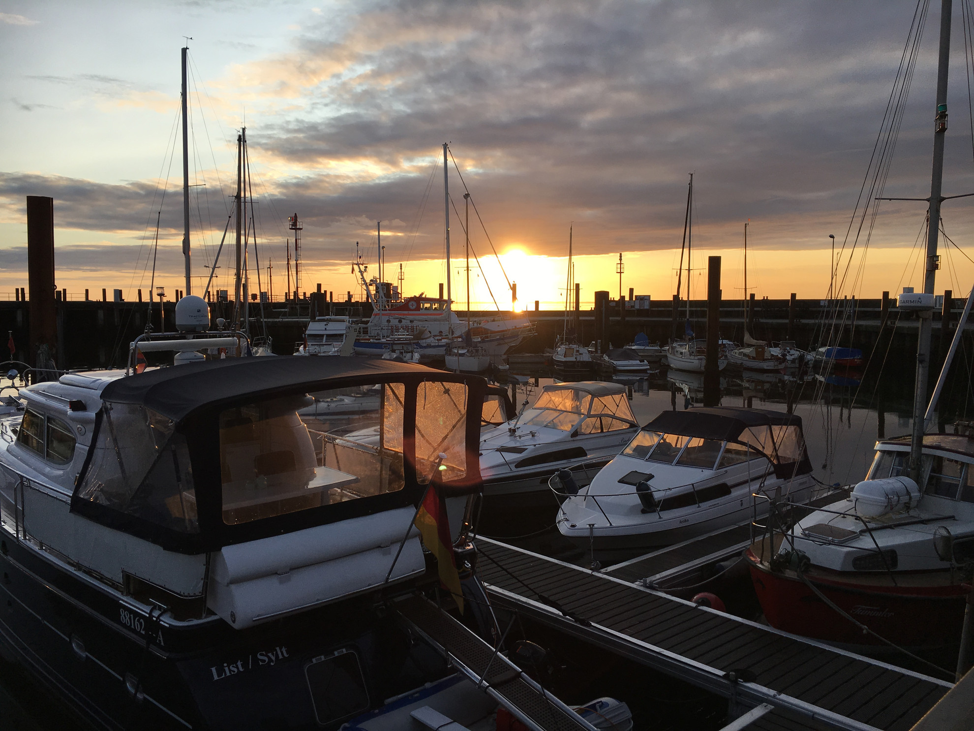 Lister Hafen bei Sonnenaufgang