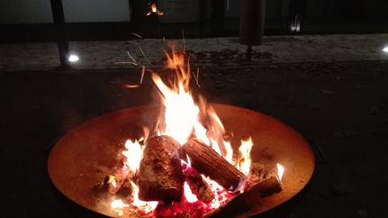 Adventsfuehrung im Feuerschein in der Welt der Sinnen