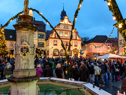 Weihnachtsmarkt Bad Rodach Brunnen