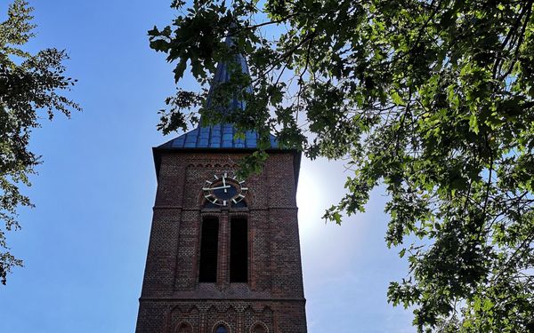 Kirchturm der Erlöserkirche in Kuhstedt
