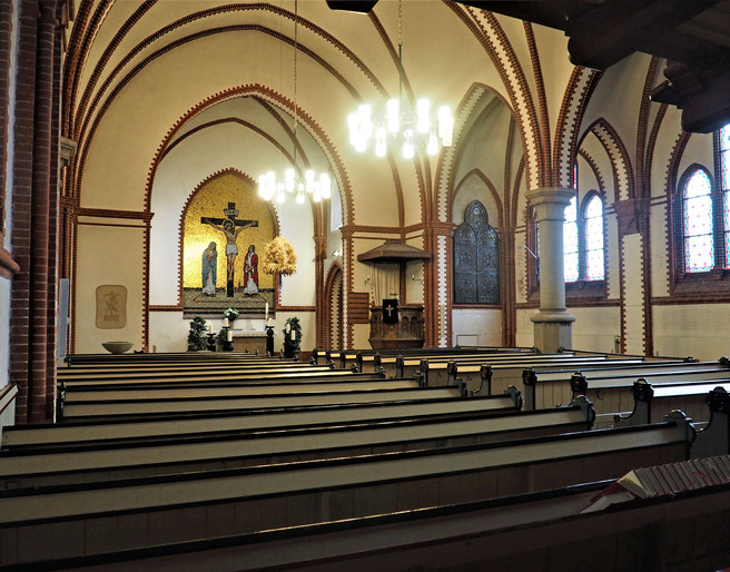 Kirche Kronprinzenkoog, Blick zum Chor/Altarraum