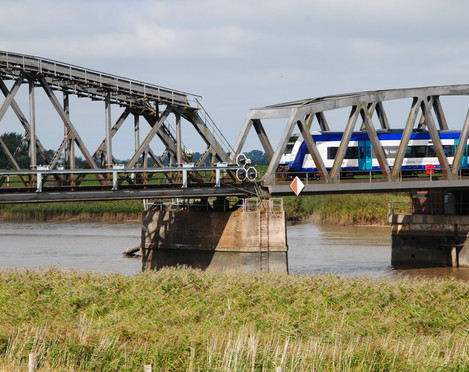 Eisenbahnbrücke Neuensiel