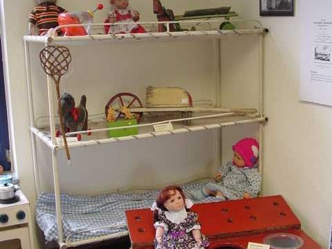 Kindergartenmuseum Bett