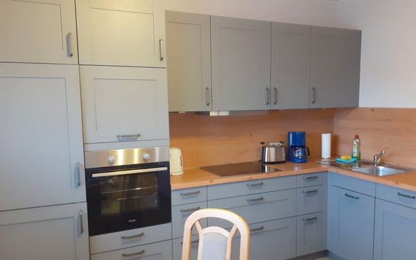 Küche mit Essecke der Ferienwohnung Pülsch