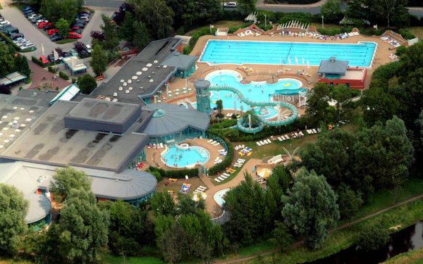 Vogelperspektive des Erlebnisbades Ronolulu