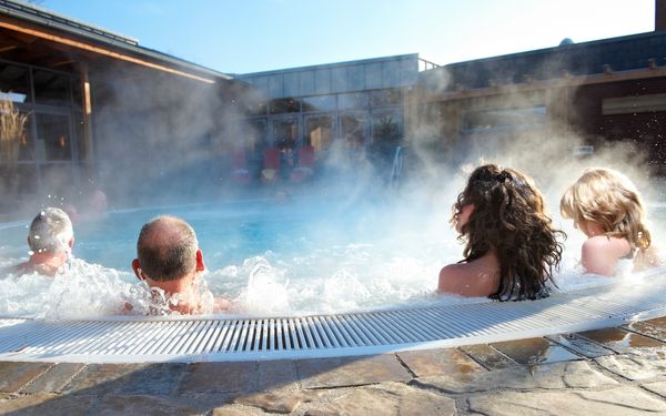 34 Grad warmes Solebecken im Ronolulu Spa