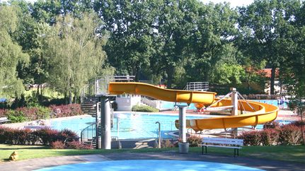 Wasserrutsche im Freibad BeekeBad in Scheeßel