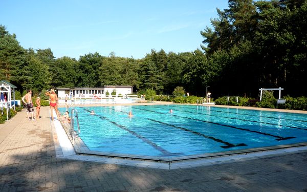 Schwimmbecken im Ummelbad Hepstedt