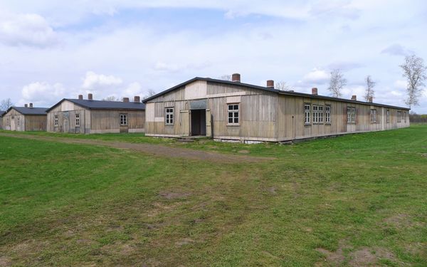 Unterkunftsbaracken auf dem Gelände der Gedenkstätte Lager Sandbostel