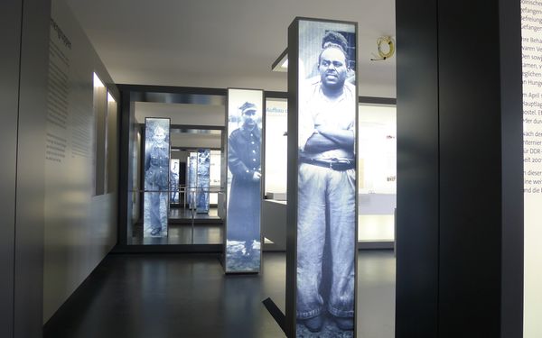 Portraits der Dauerausstellung der Gedenkstätte Lager Sandbostel