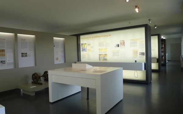Moderne Dauerausstellung der Gedenkstätte Lager Sandbostel
