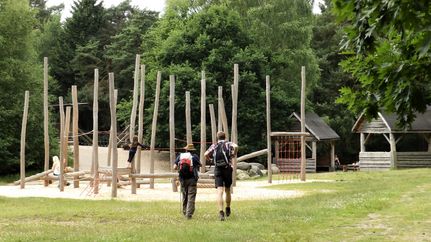 Klettermöglichkeiten auf dem Abenteuerspielplatz Großes Holz