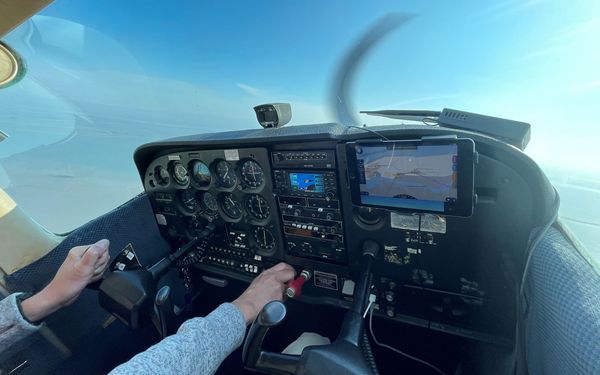 Cockpit der Rundflugmaschine