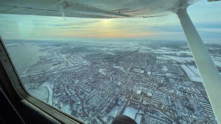 Rundflug über Cuxhaven im Winter bei Schnee