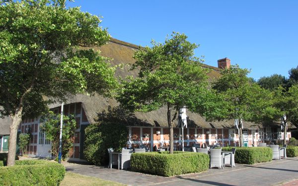 Niedersächsische Hofanlage Haus am See