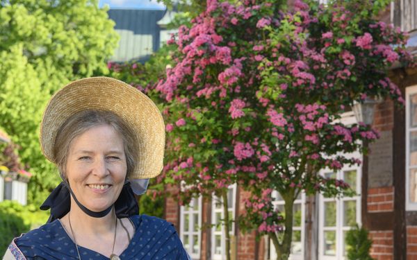 Gästeführerin Almuth Quehl als Rotenburger Pastorenfrau