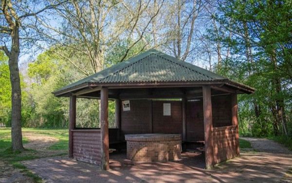 Grillpavillon der Grillstation am Vörder See