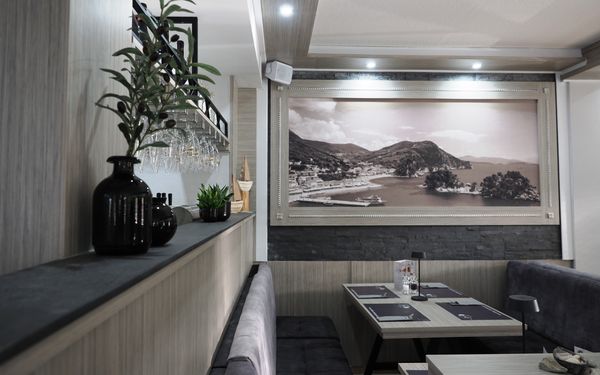 Restaurant Achillion Detailansicht.JPG