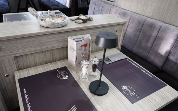 Restaurant Achillion Zweiertisch.JPG