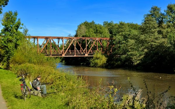 Fahrradfahrer beim Angelrevier Bremervörde - Oste