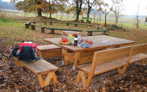 "Tischlein-deck-Dich!"-Rastplatz am Schafstall bei Unterstedt