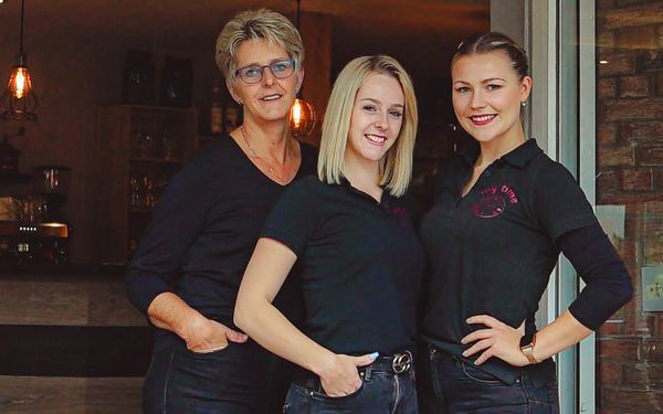 Die freundliche Belegschaft des Bistro`s mytime