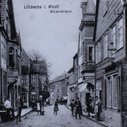 Blick in die Bäckerstraße Ri. N, um 1905, mit Straßenlaterne.jpg