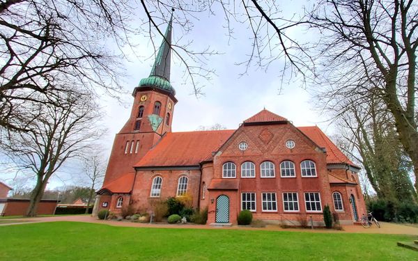 Außenansicht der St. Dionysius Kirche in Sittensen