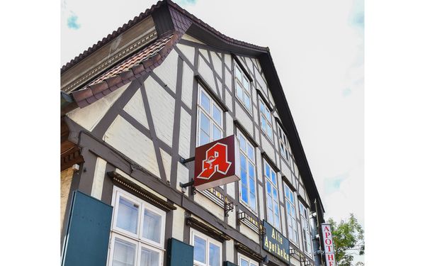 Giebel der Alten Apotheke