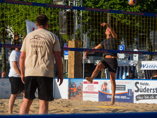 marktstrand-volleyballspiel