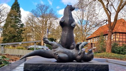 Otterplastik am Rotenburger Kreishaus