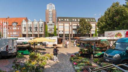 Wochenmarkt vor dem Rathaus