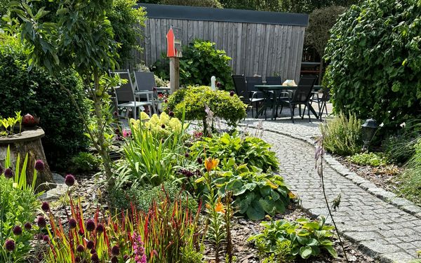 Beet im Garten Hengmith