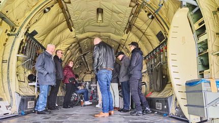 Gruppenführung in der Transall am Flugplatz Rotenburg (Wümme)