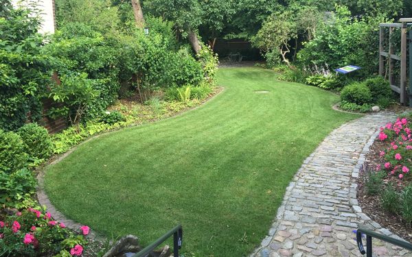 Blick auf den Garten Rudolf-Schäfer-Haus