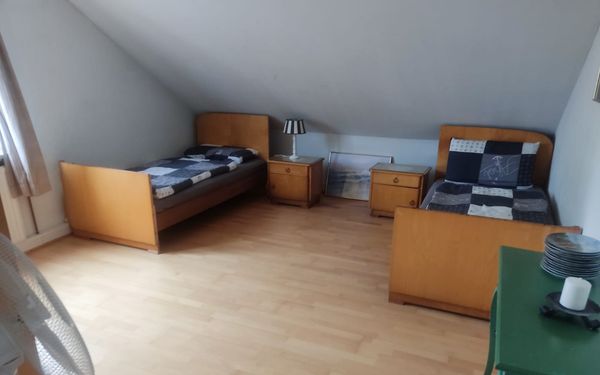 Zimmer mit getrennten Betten in der Unterkunft Mau