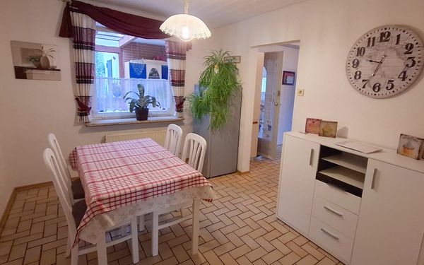 Essbereich neben der Küche der Gästewohnung Heinschenwalde