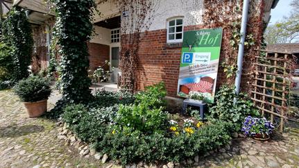 Beet vor Schloms Hof