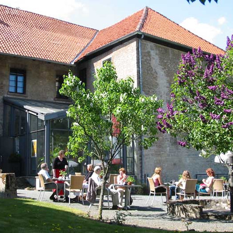 Rosencafé im Kloster Brunshausen_Außenbereich
