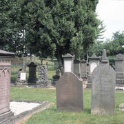 Der Judenfriedhof ist einen Besuch wert.