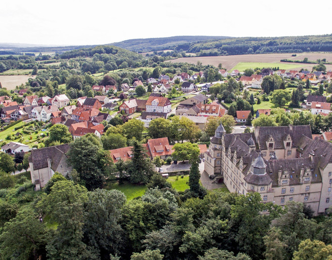 Schloss Varenholz mit Blick in Richtung Kirchberg